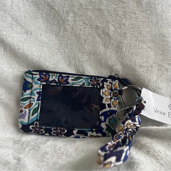 Zip ID & Lanyard - Lisbon Medallion Cool - Picture 1 of 3